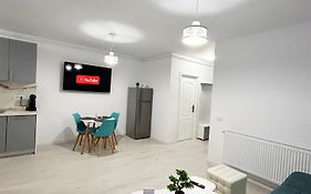 Modern Escape Cetate